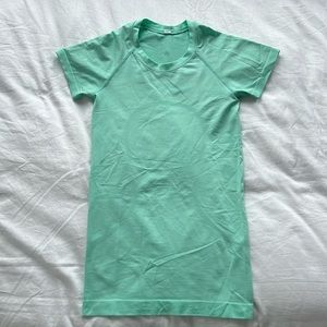 Lululemon Swiftly Tech Short Sleeve Shirt in Wild Mint